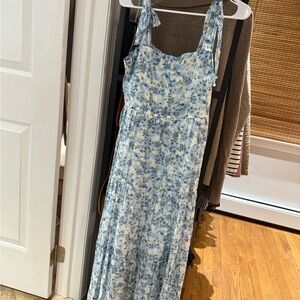 Elegant Blue Floral Maxi Dress